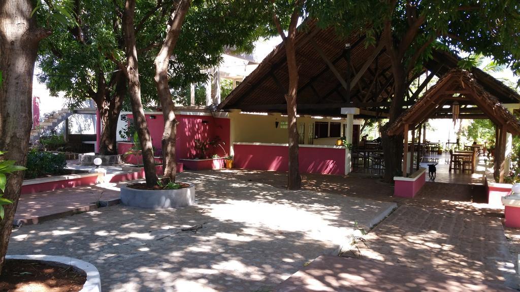 Ar Sun Hotel Antsiranana Екстер'єр фото