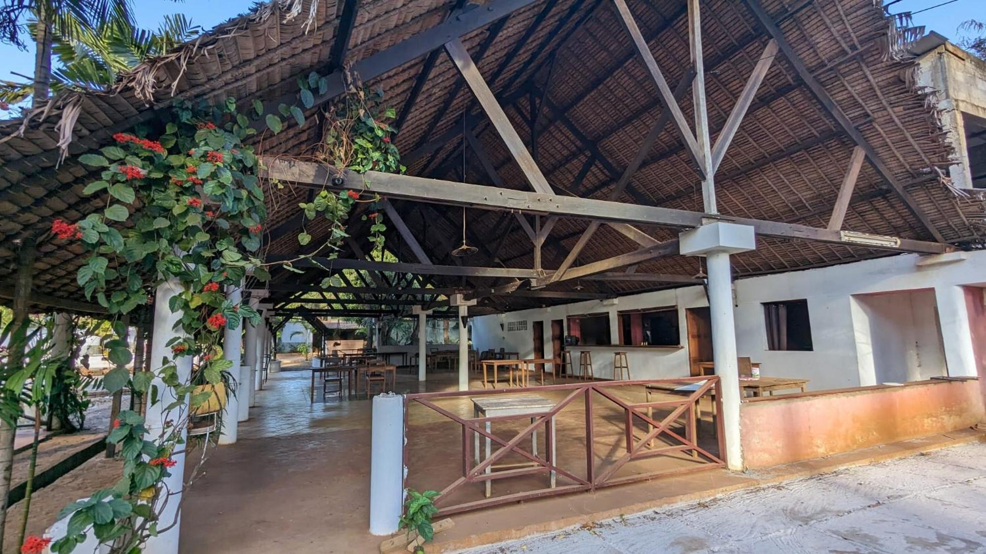 Ar Sun Hotel Antsiranana Екстер'єр фото