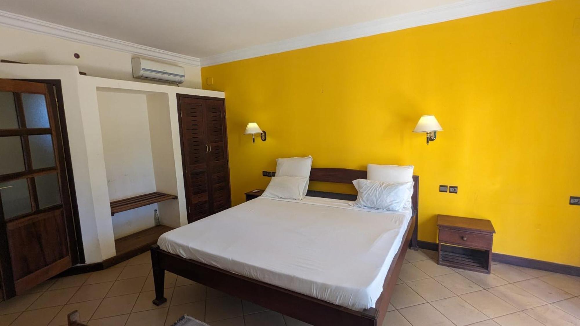 Ar Sun Hotel Antsiranana Екстер'єр фото