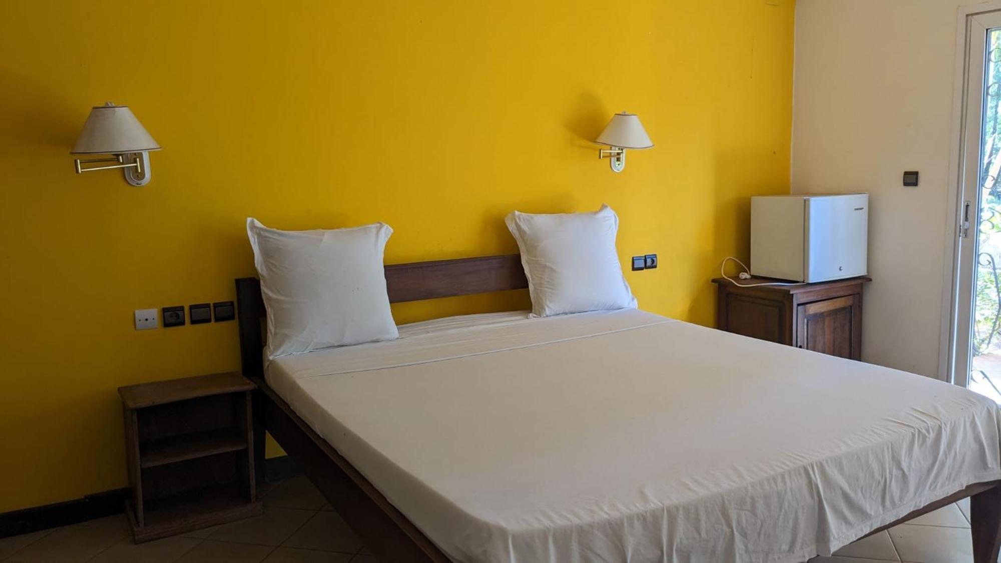 Ar Sun Hotel Antsiranana Екстер'єр фото