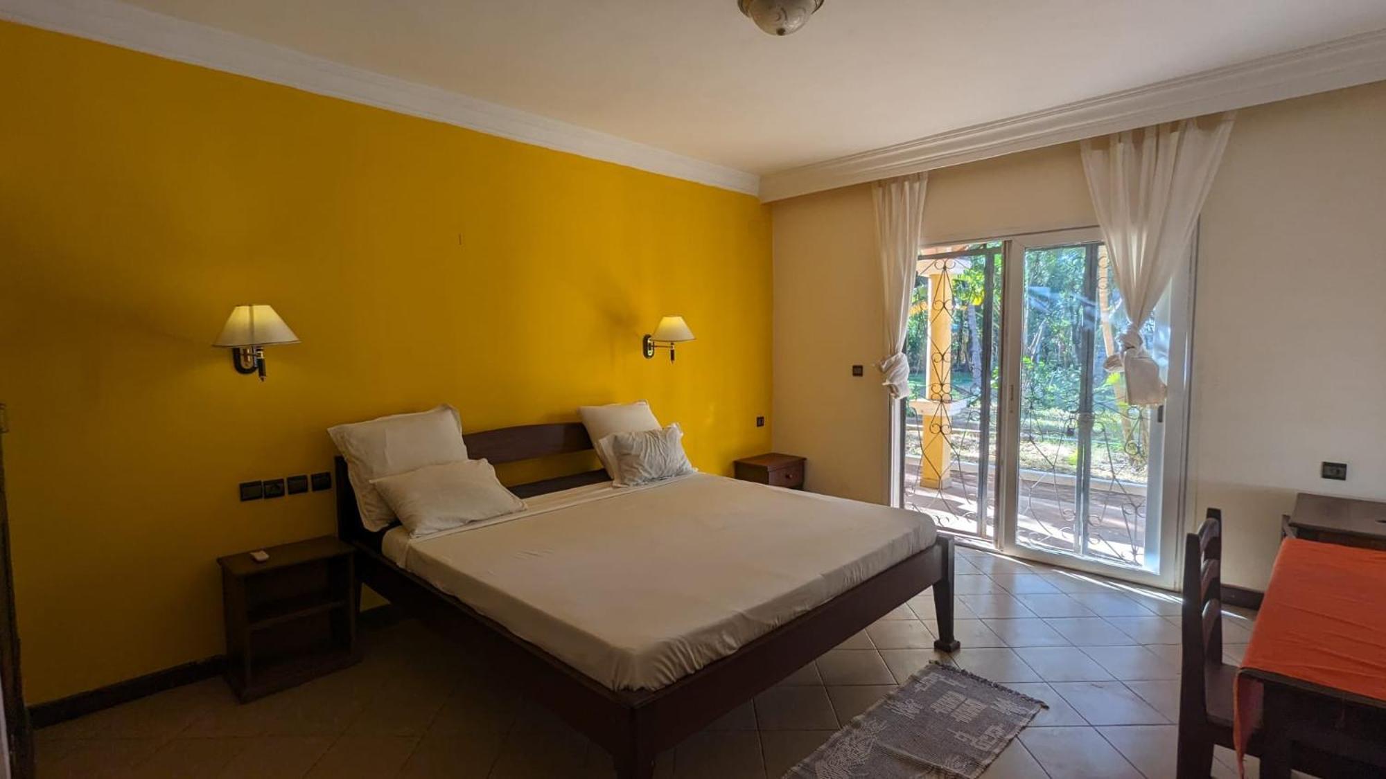 Ar Sun Hotel Antsiranana Екстер'єр фото