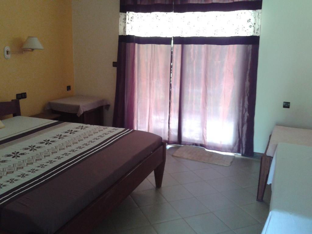 Ar Sun Hotel Antsiranana Екстер'єр фото