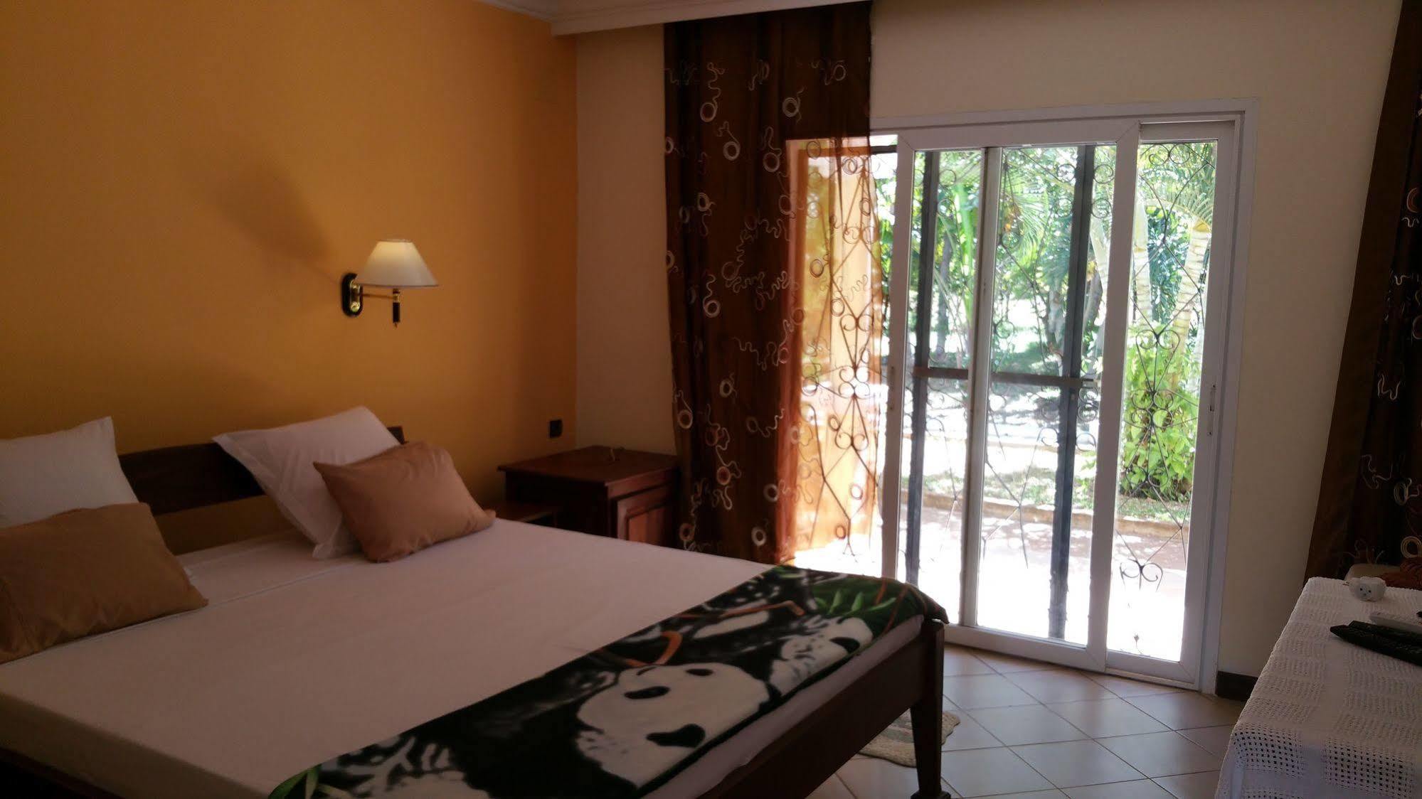 Ar Sun Hotel Antsiranana Екстер'єр фото